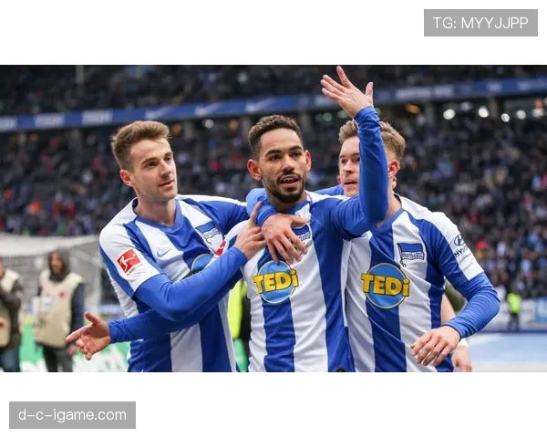 波尔图联赛表现稳健,力争巩固榜首地位展现强劲竞争力 波尔图联赛表现稳健,力争巩固榜首地位展现强劲竞争力