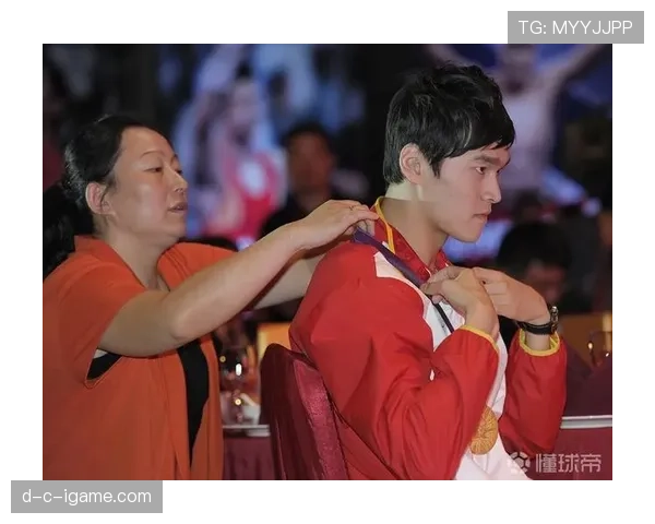 李刚仁巴黎赛场表现抢眼，持续引爆舆论关注